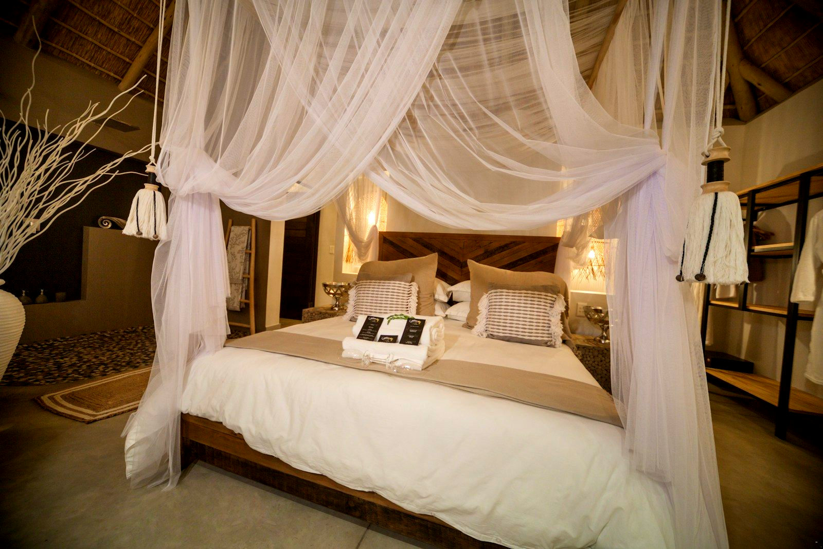 Himba Honeymoon Suite adding Star Bed - 1