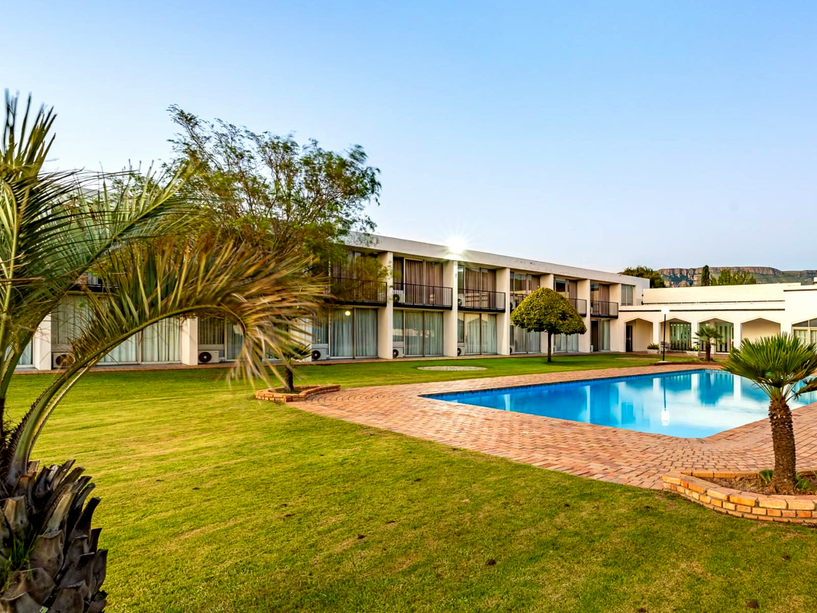 African Sky Hotels and Resorts - Harrismith Inn gallery