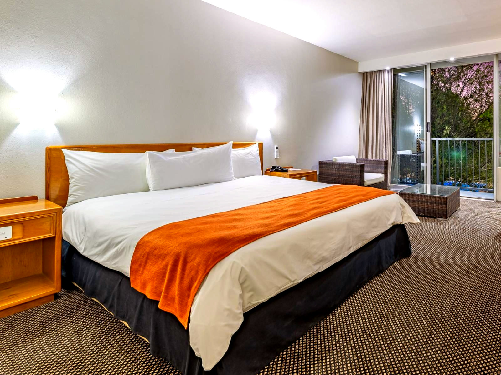 Luxury Suite - 1