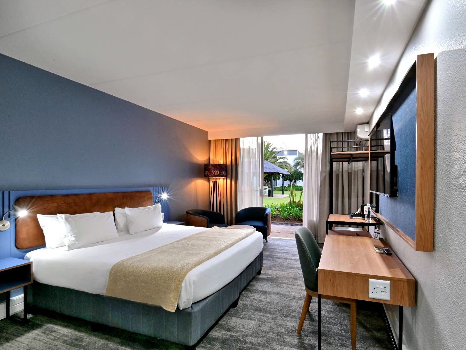 Executive Suite - 1