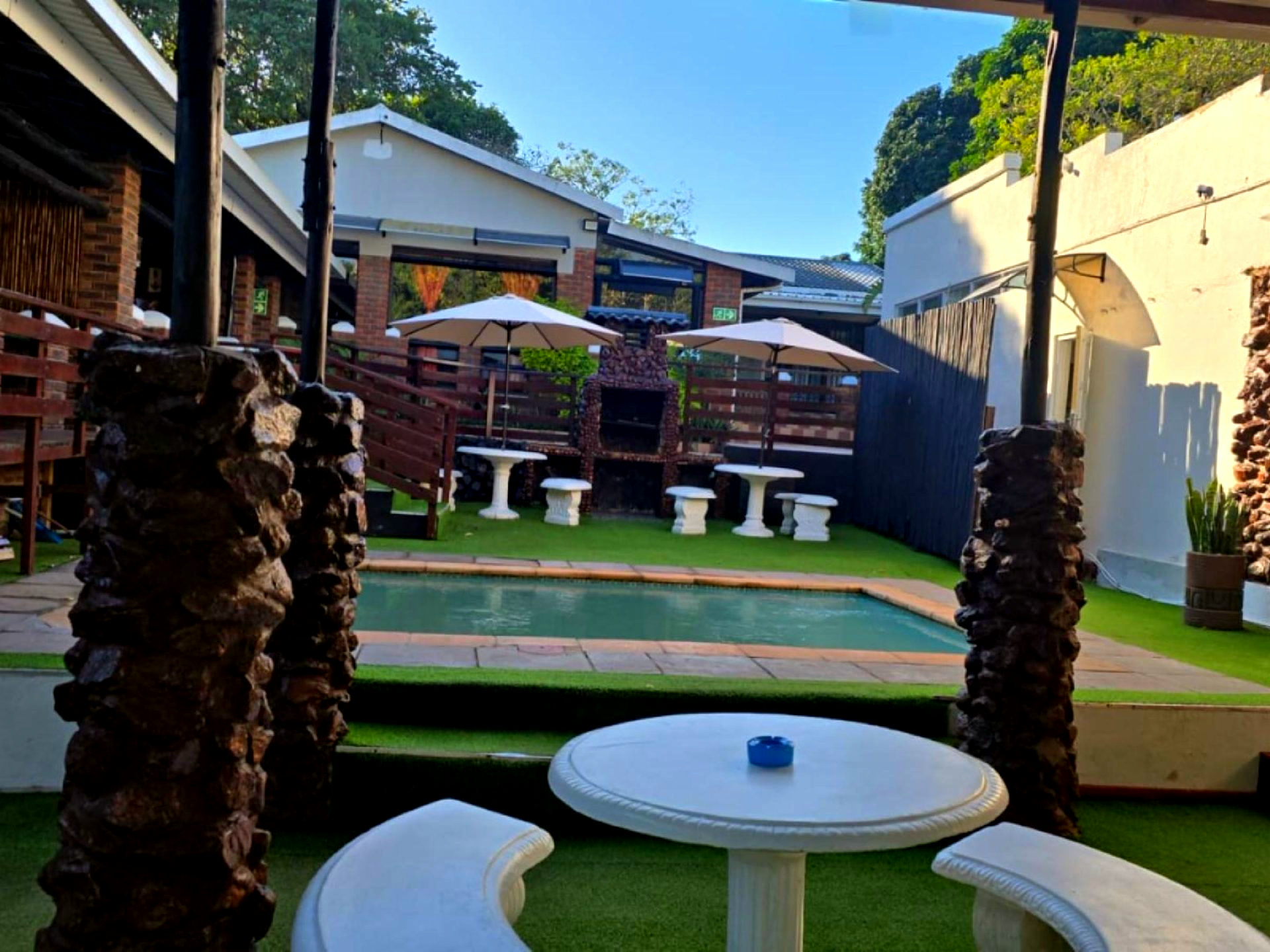 B Cubed Lodge and Restaurant gallery
