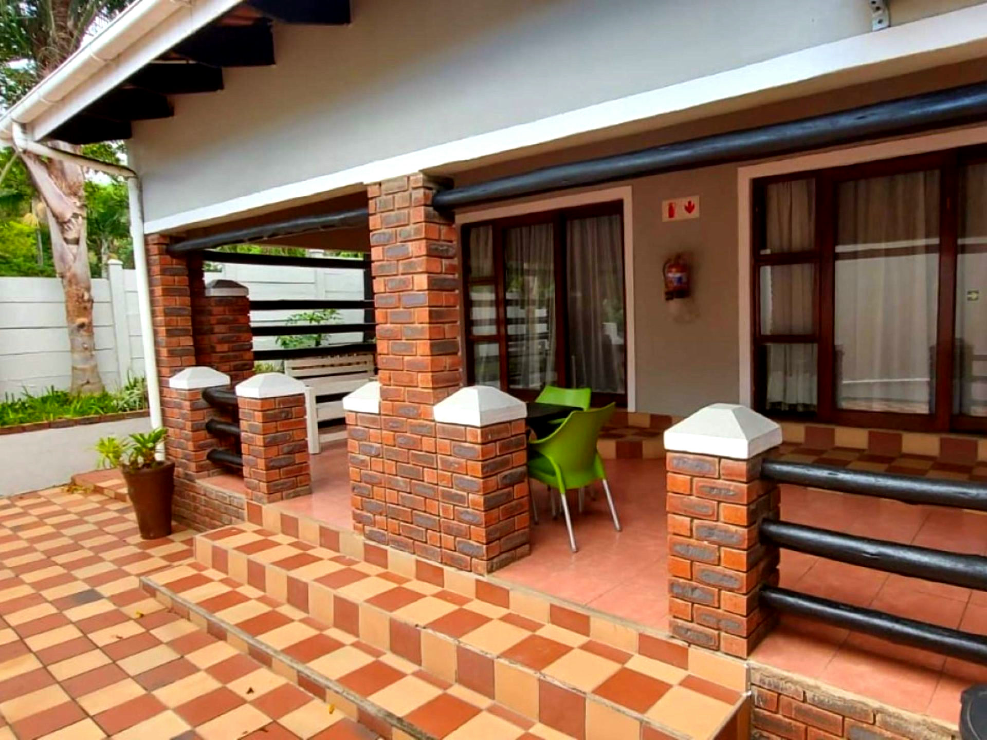 B Cubed Lodge and Restaurant