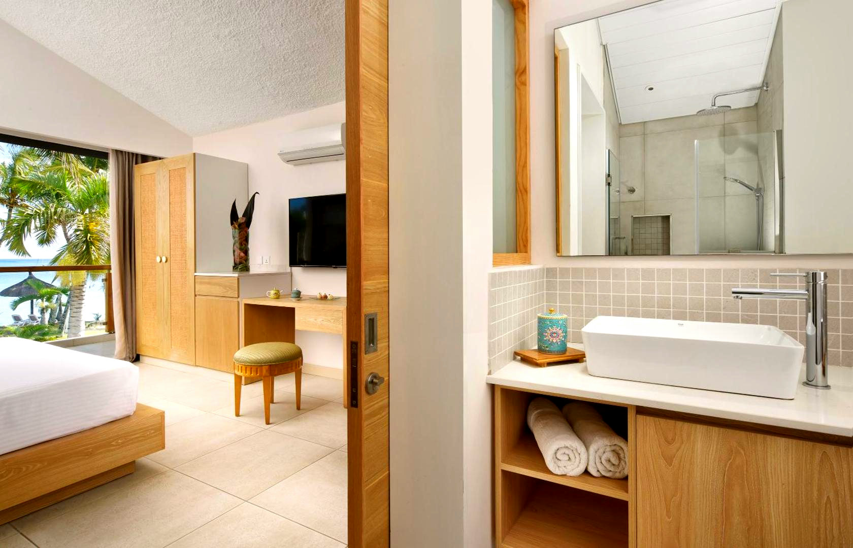 Coral Signature Beach Front - 1