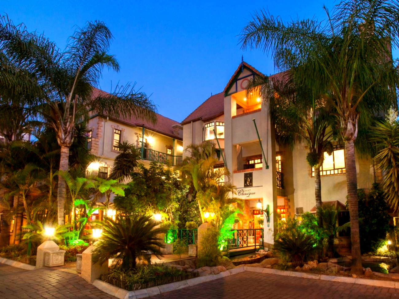 Court Classique Suite Hotel
