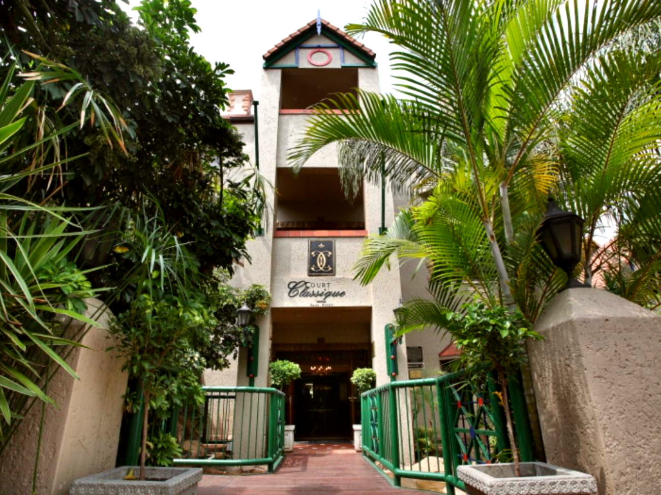 Court Classique Suite Hotel gallery