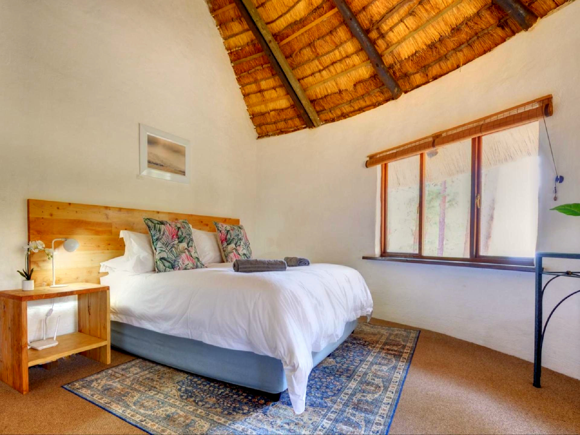 Lakeside Cottage - 1