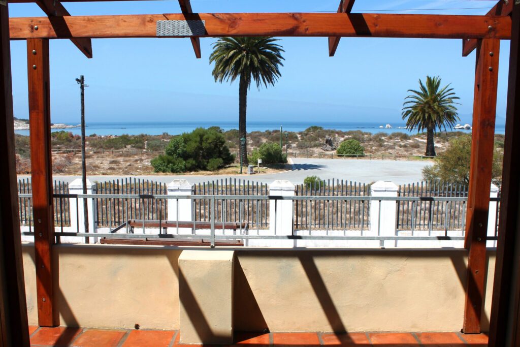 Queen Room with Sea View - 1