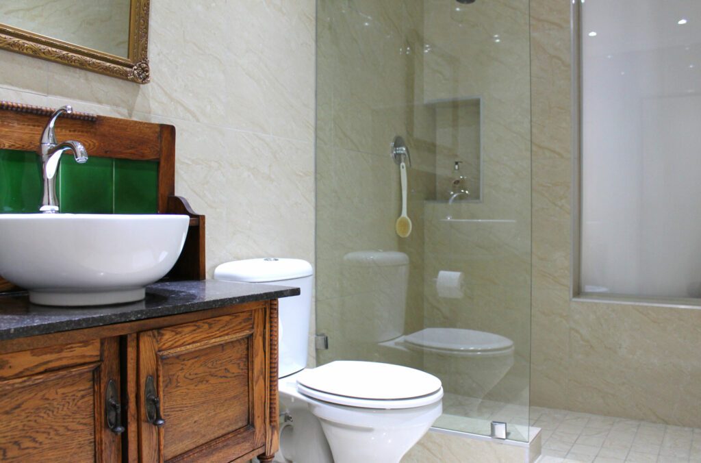 Room 4 Four-Poster Small - 1