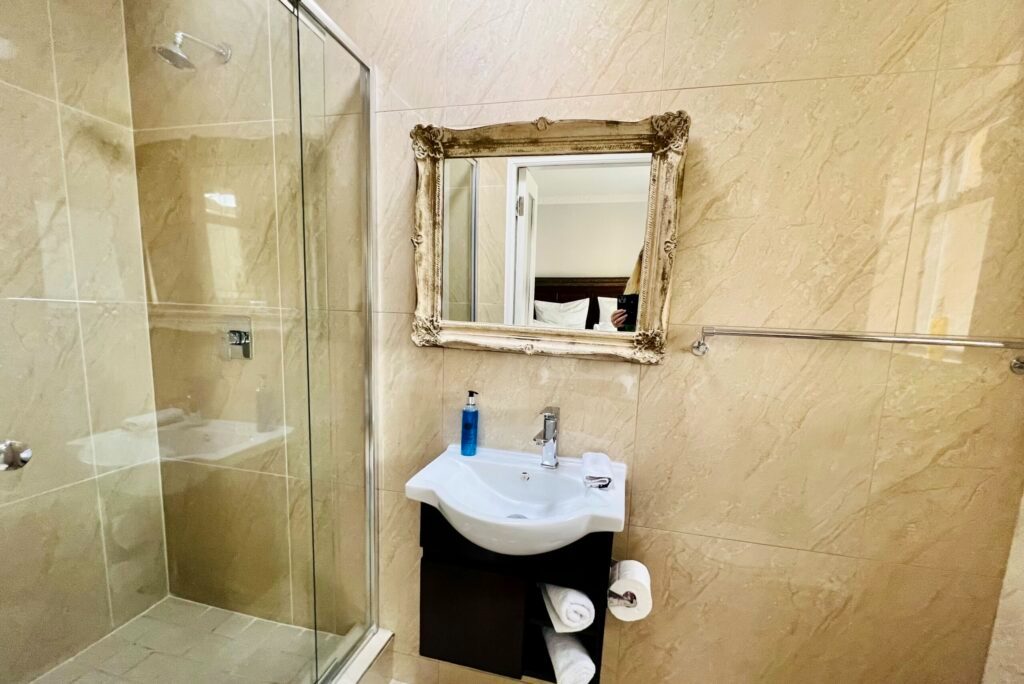 Terrace Room 8 - 1