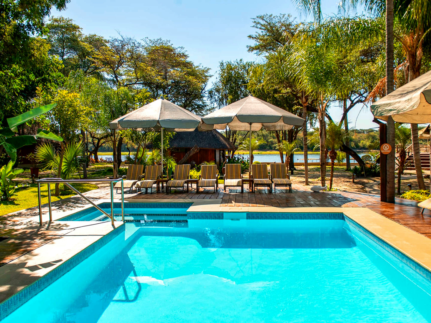 Hakusembe River Lodge