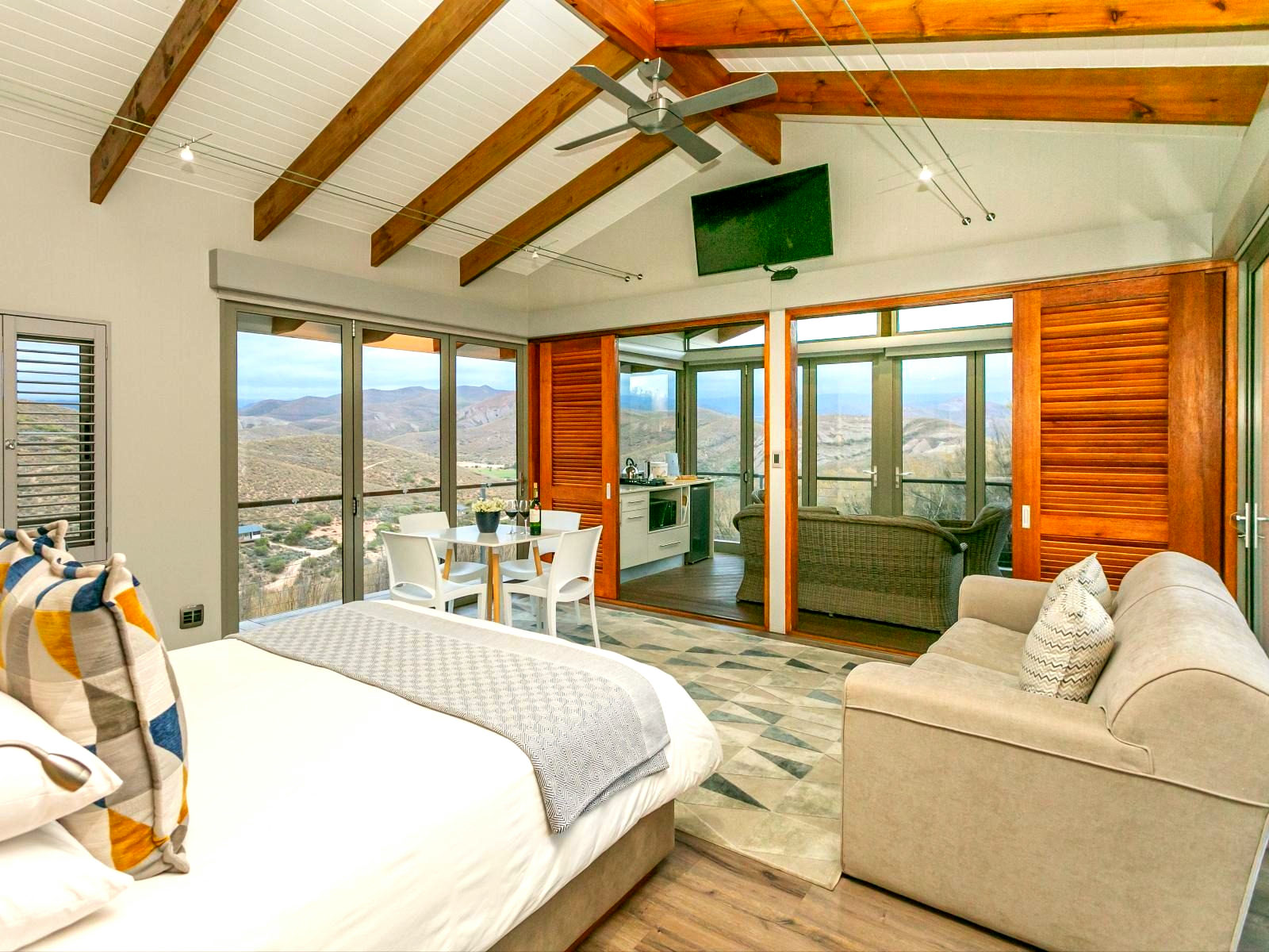 Luxury Cabin 3 - 1