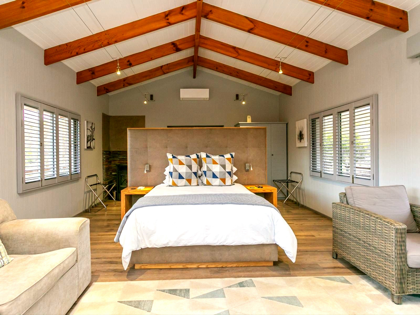 Luxury Cabin 8 with Hot Tub - 1