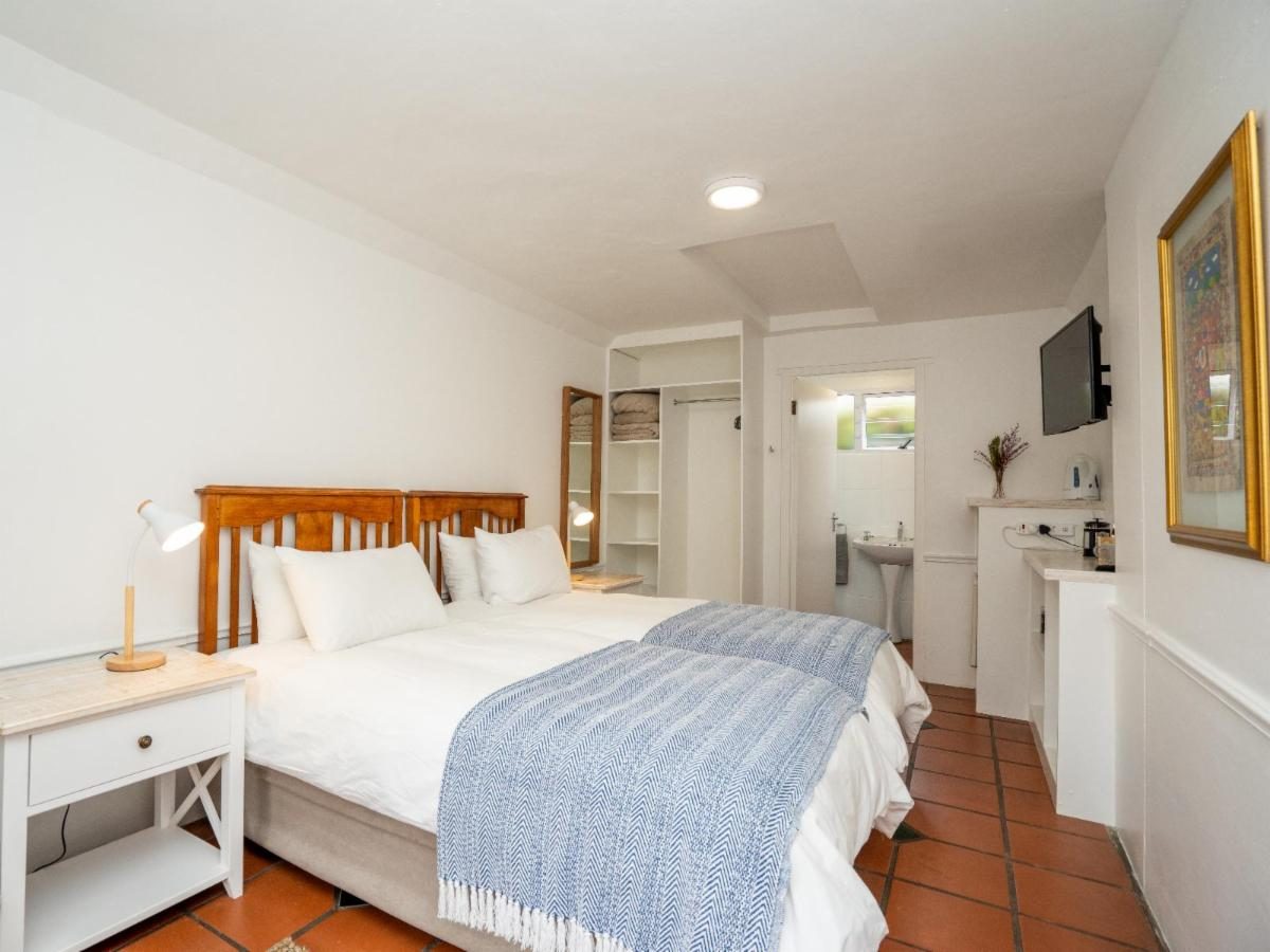 Standard Twin Room - 1