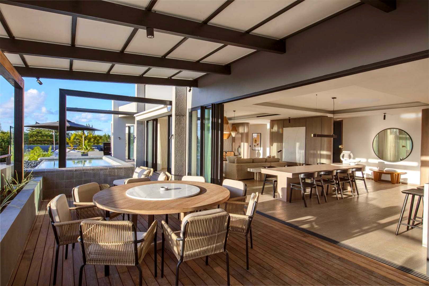 LUX* Pool Penthouse - 1