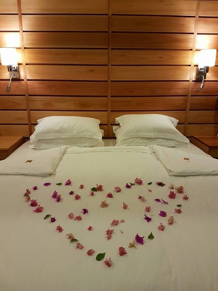Honeymoon Suite - Room 6 - 1