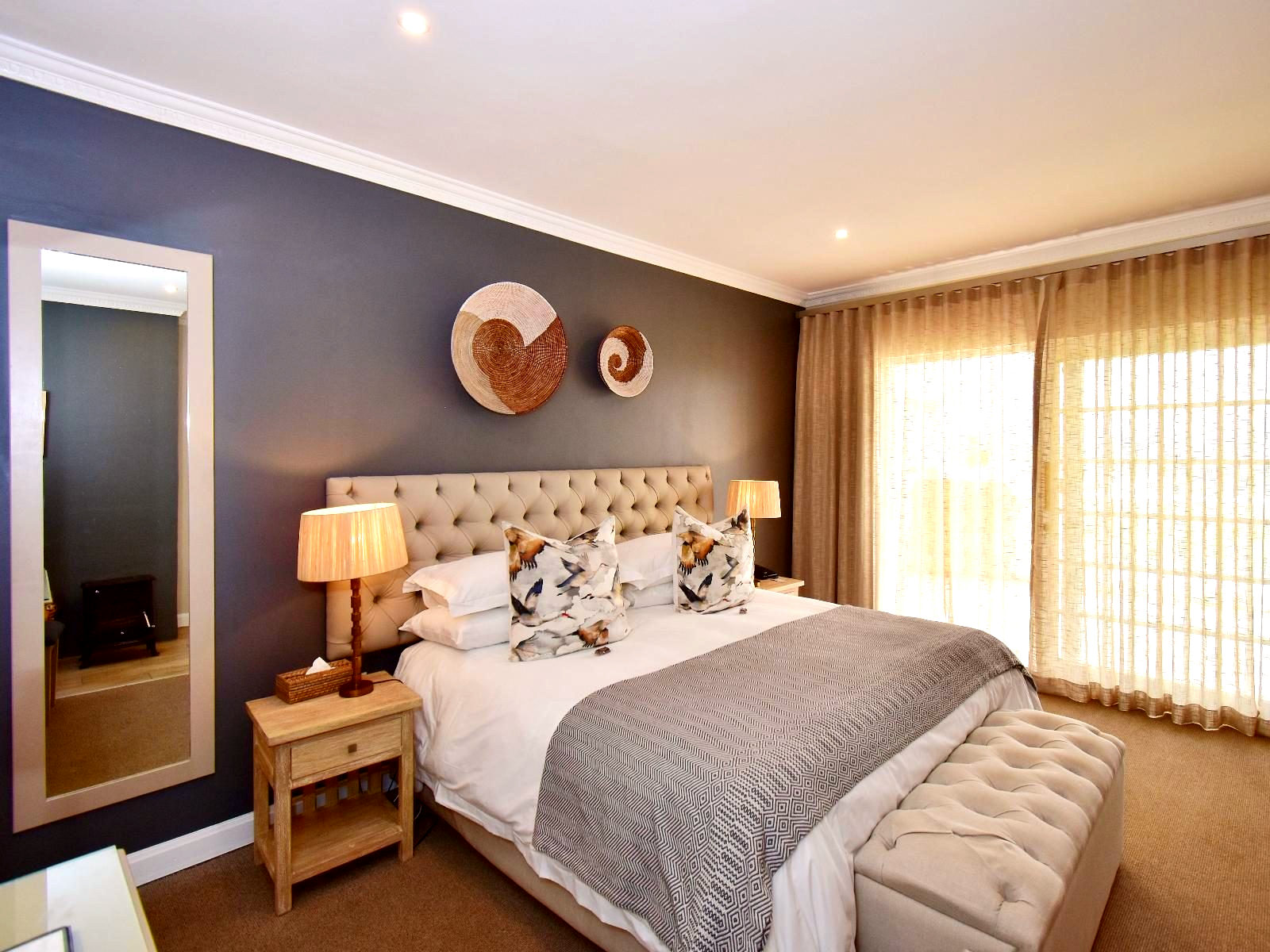 Executive Suites Top Floor + Fireplace - 1
