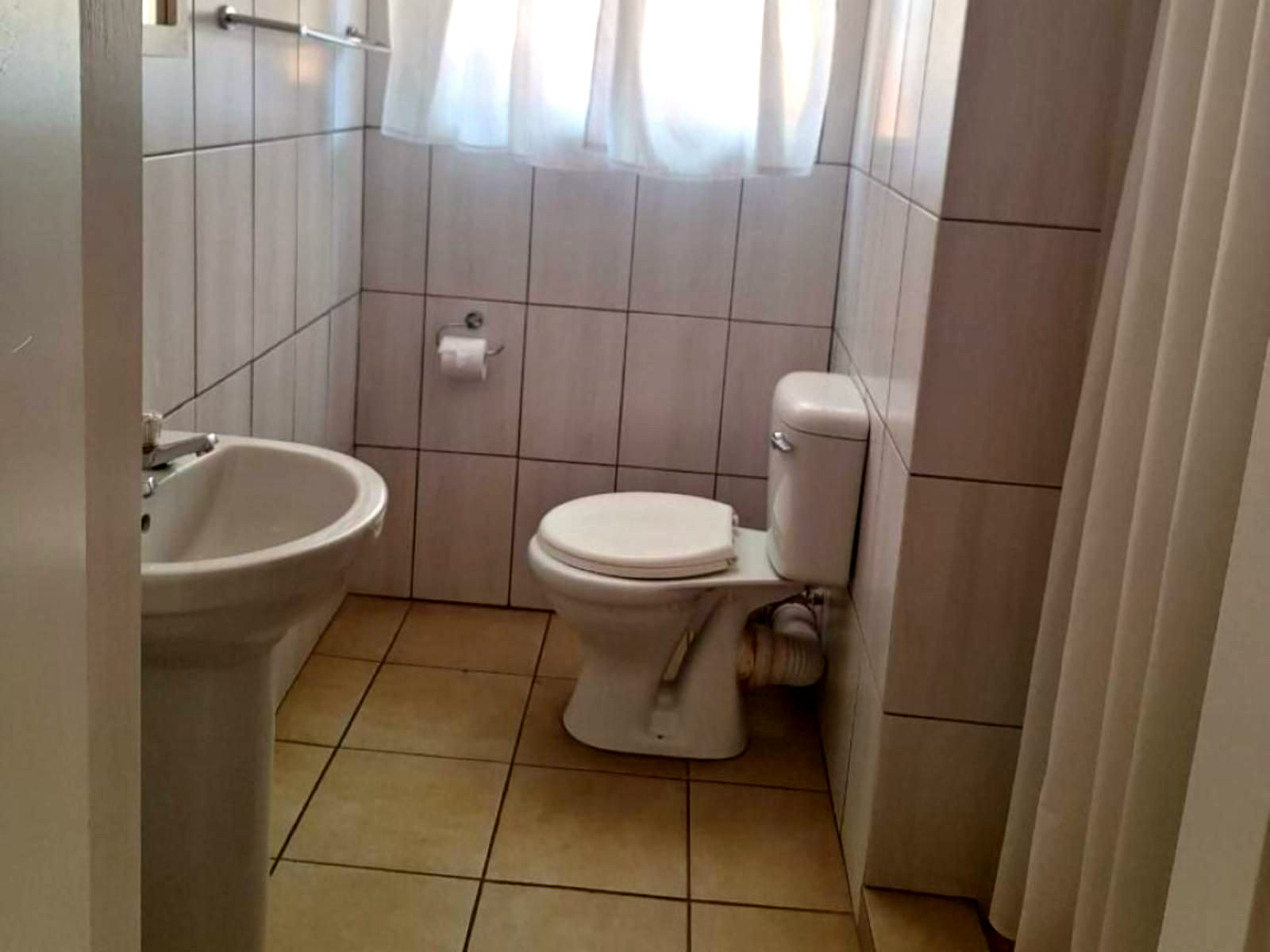 Basic Twin Room - 1
