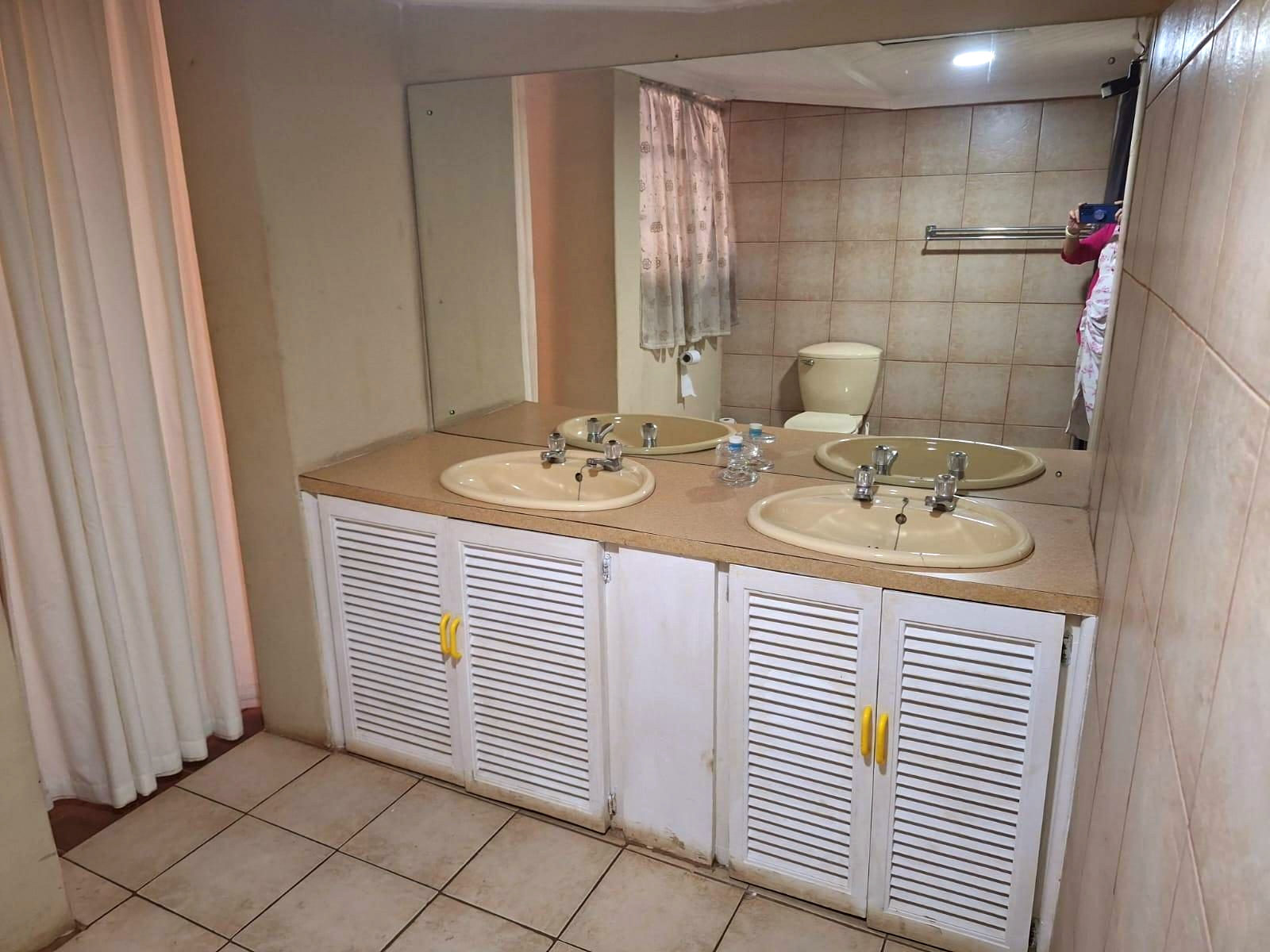 Classic King/Twin Lodge Room - 1