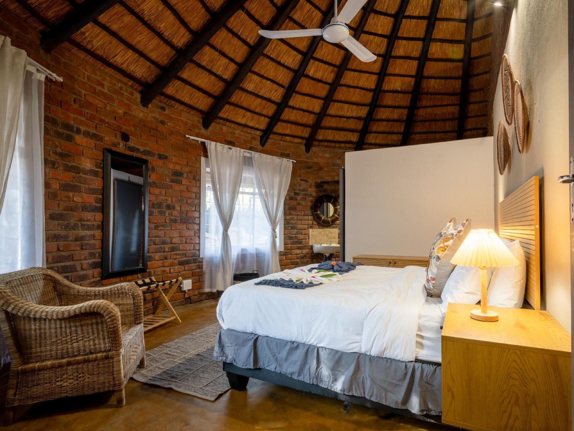 Deluxe Queen Room - 1
