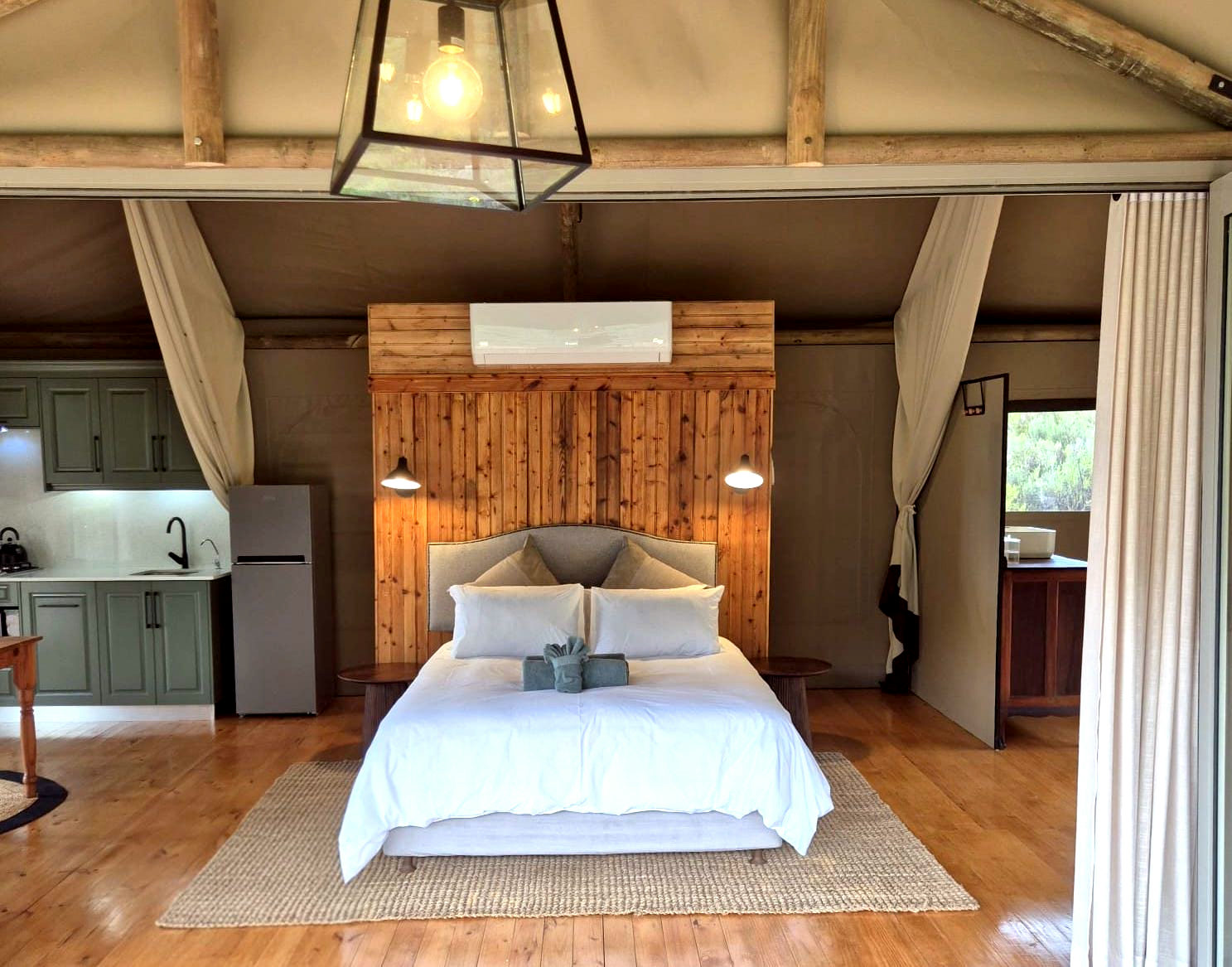 Wag-'n-Bietjie -1 bedroom- Glamping Tent - 1