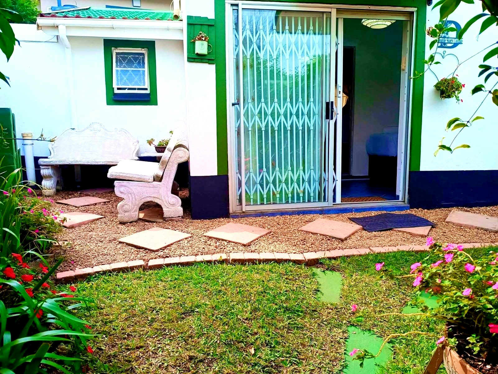 Queensburgh Self-catering gallery