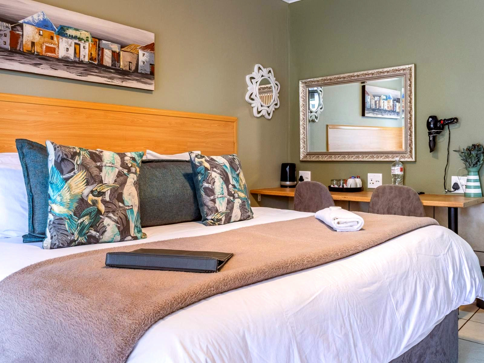 Queen Room - 1