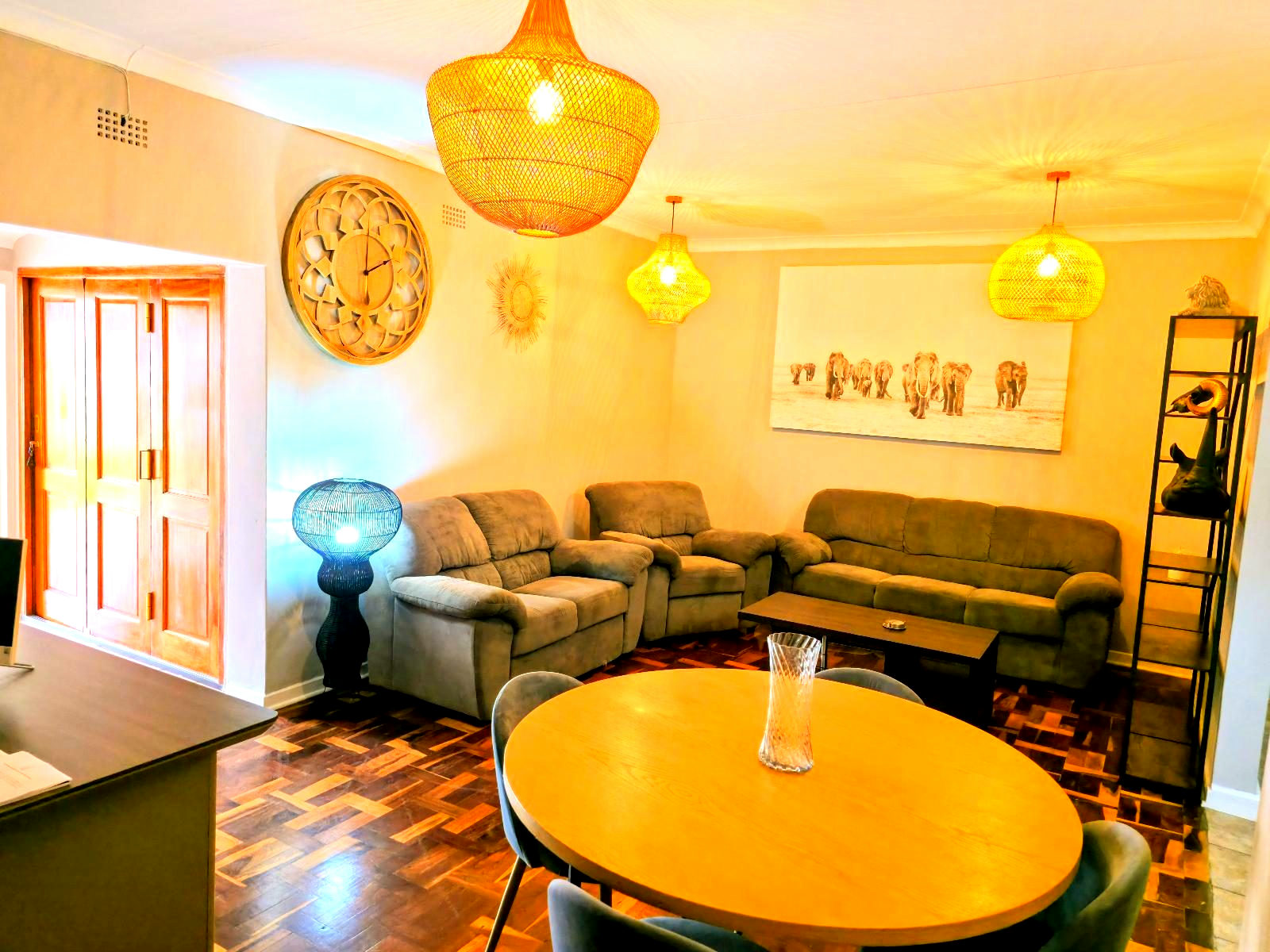 Tau Golden Mane Guest House gallery