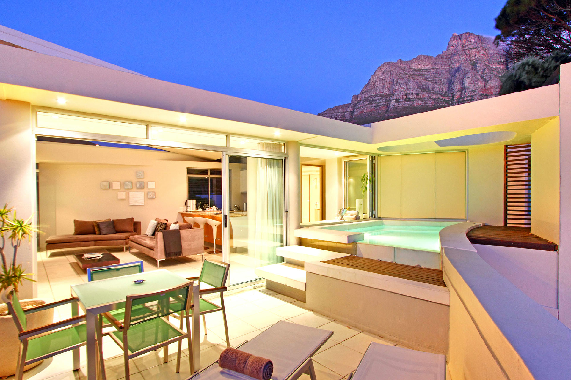 Lion's View gallery
