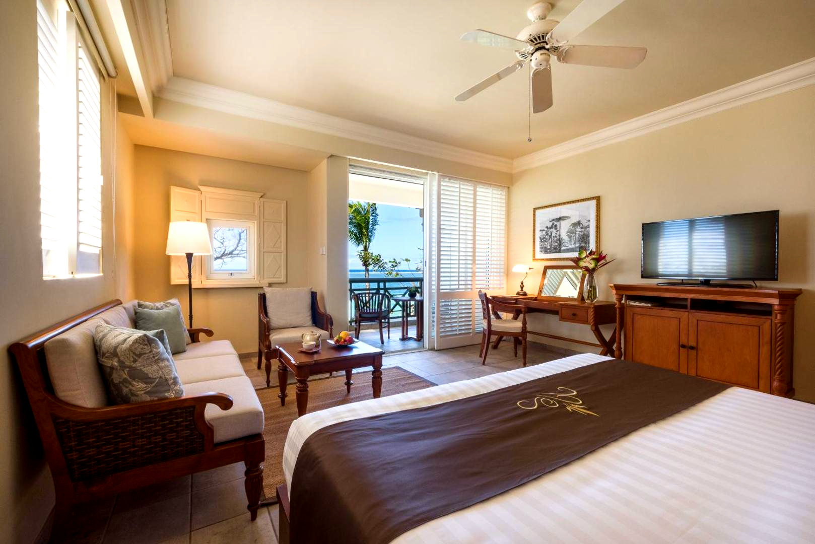 Double or Twin Colonial Ocean Front Room - 1