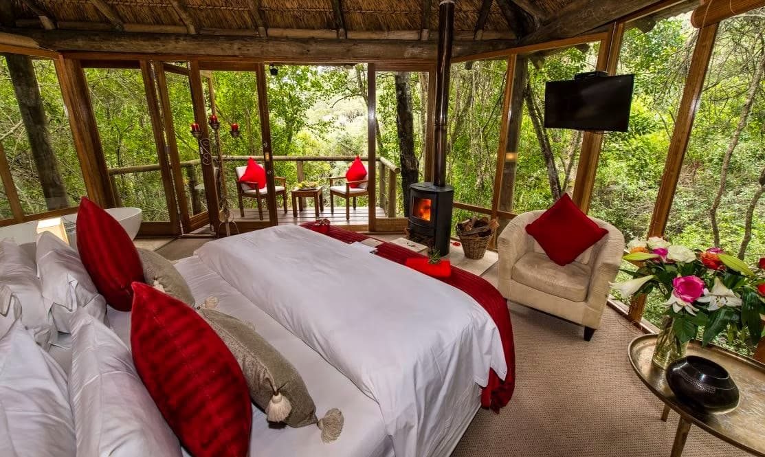 Honeymoon Suite (Room 5) - 1