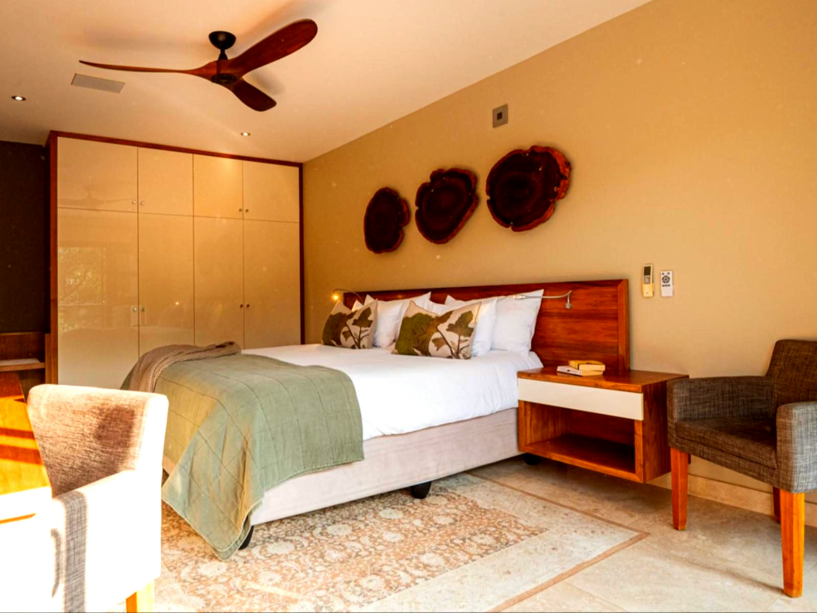 Standard King Room - 1