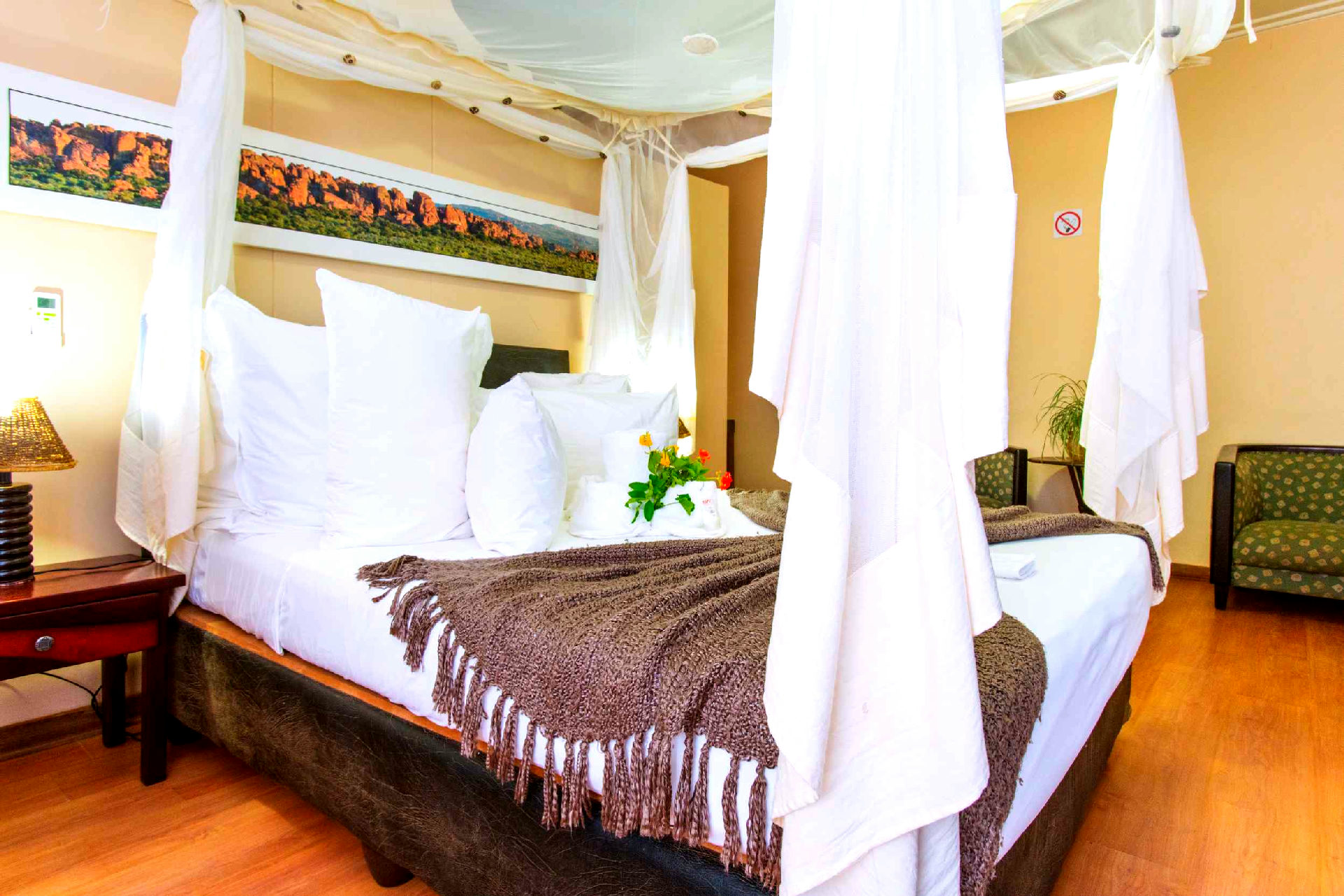 Premier Bush Chalet - 1